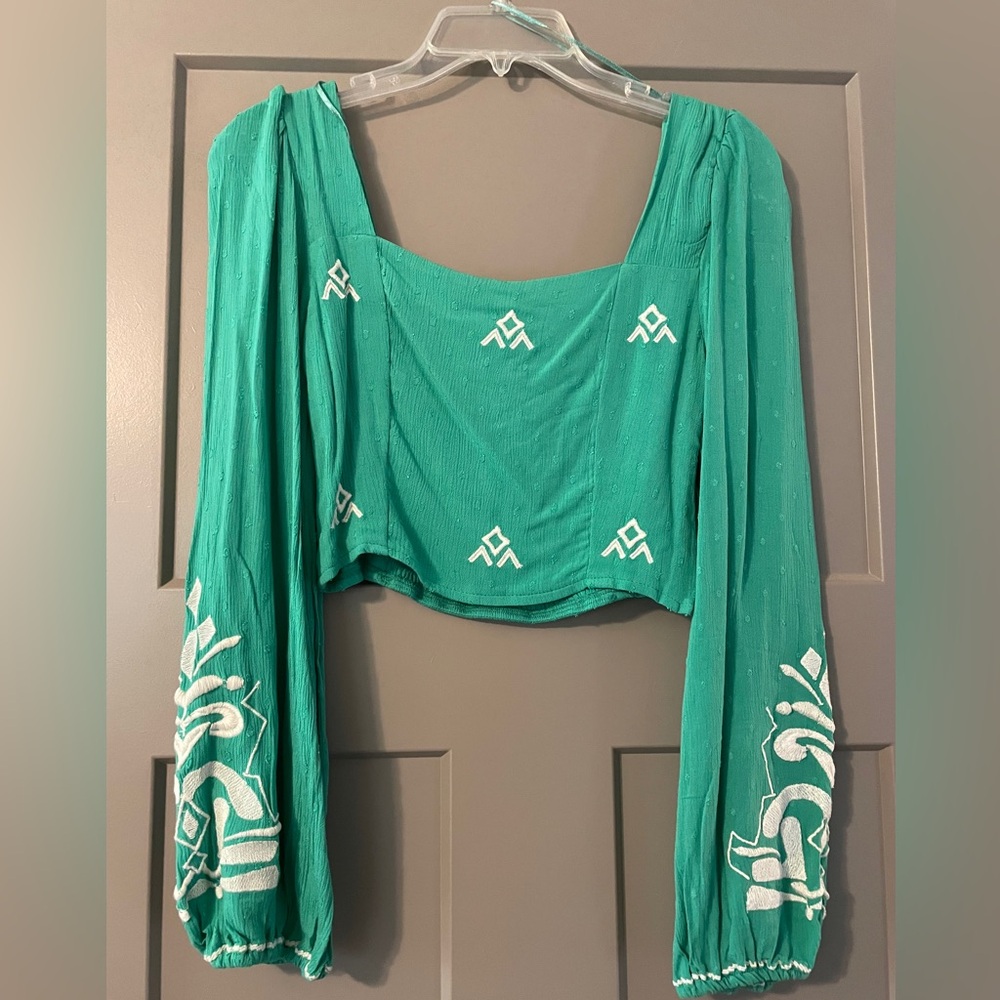 En Crème crop top with embroidery, size small